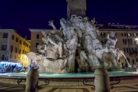 Fontana dei Quattro Fiumi in Piazza Navona at night