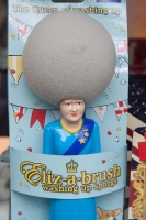 Queen Eliz-a-brush