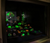 Phosphourescent minerals